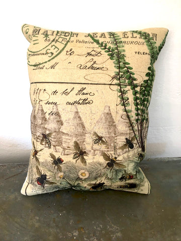 Pillow- bee Skep and fern - BELLAVINTAGEHOME