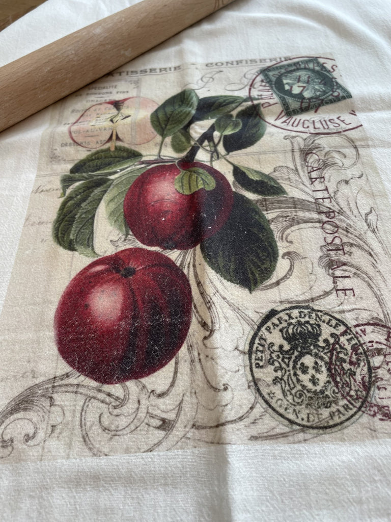 Tea Towel-Red Apple - BELLAVINTAGEHOME