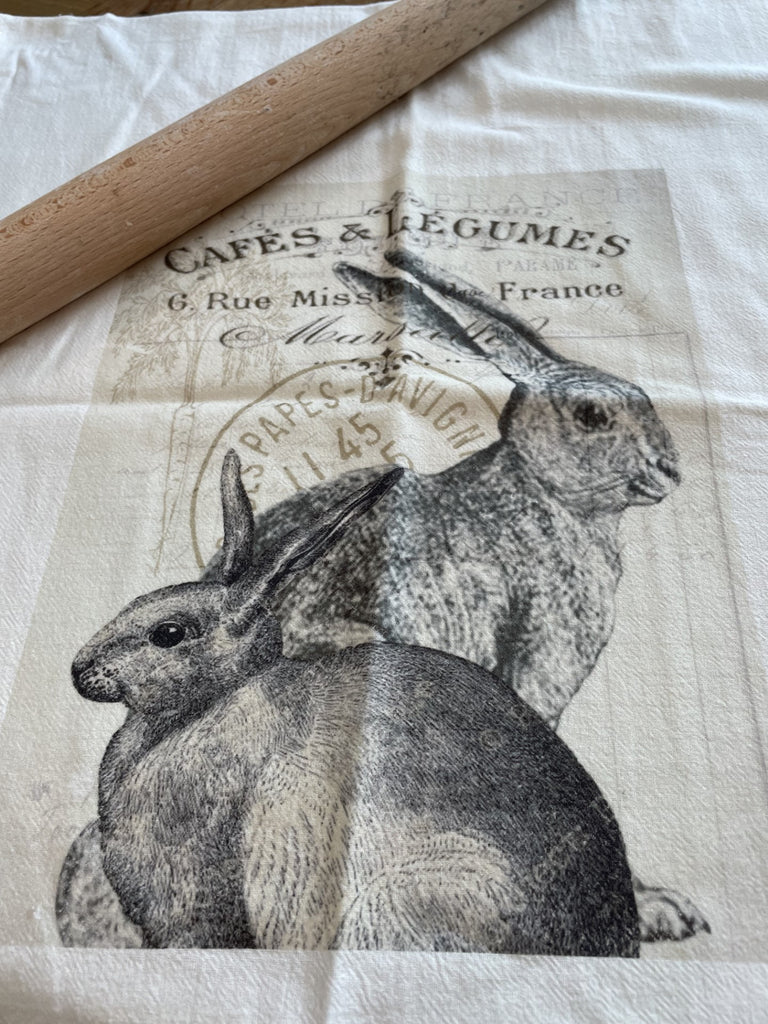 Tea Towel-Sitting Rabbits - BELLAVINTAGEHOME
